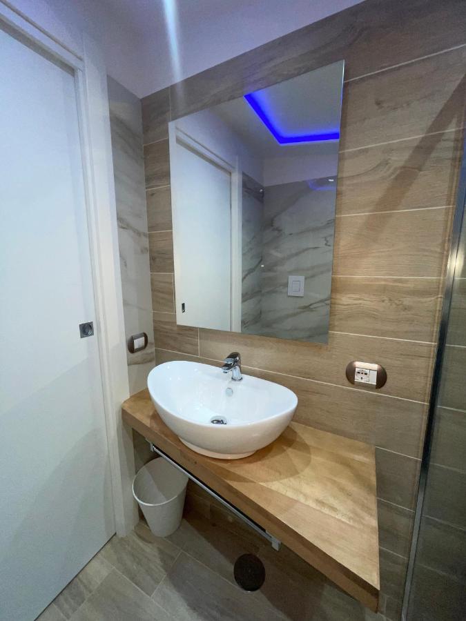 Le Chic Rooms เนเปิลส์ ภายนอก รูปภาพ