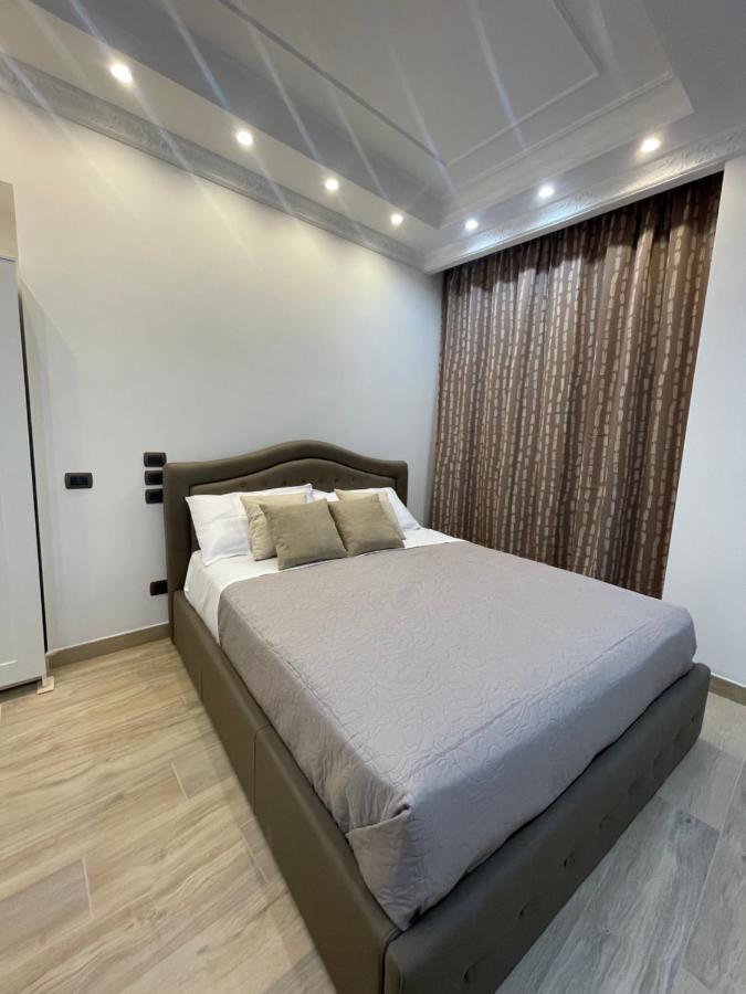 Le Chic Rooms เนเปิลส์ ภายนอก รูปภาพ